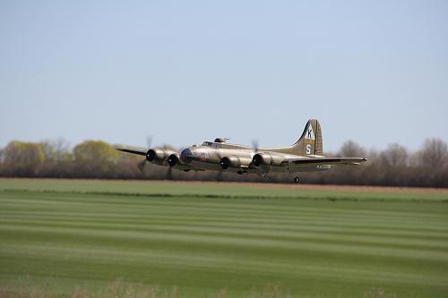 Click image for larger version

Name:	B17_V2_02.jpg
Views:	243
Size:	216.8 KB
ID:	46026