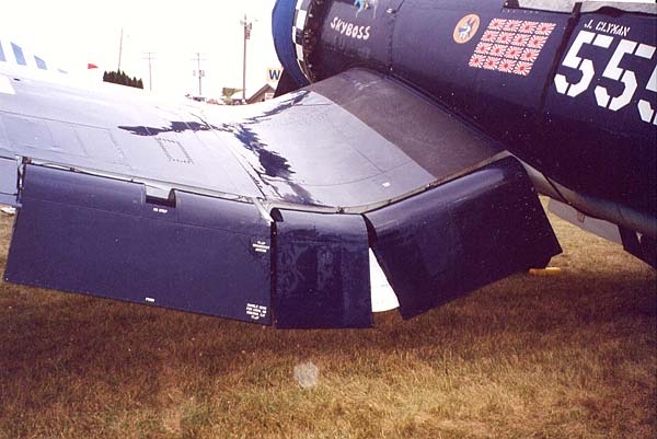 Click image for larger version  Name:	f4u-1d-corsair-flaps-555-07.jpg Views:	1 Size:	138.8 KB ID:	63461