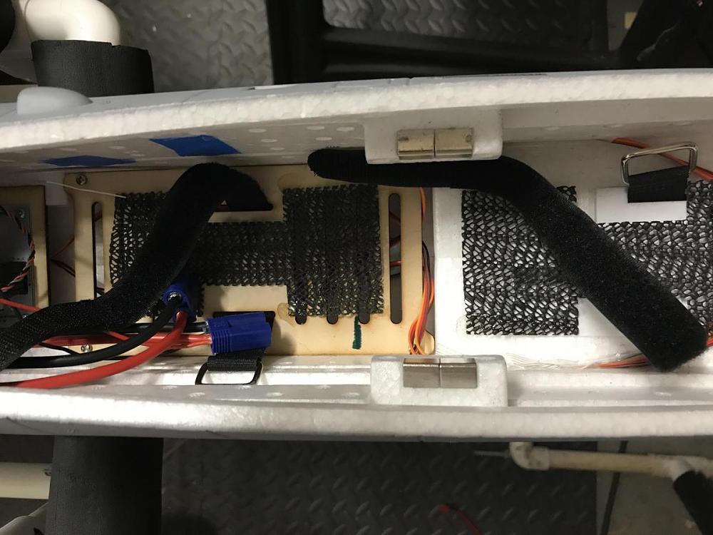 Click image for larger version  Name:	battery placement.JPG Views:	1 Size:	113.6 KB ID:	81638