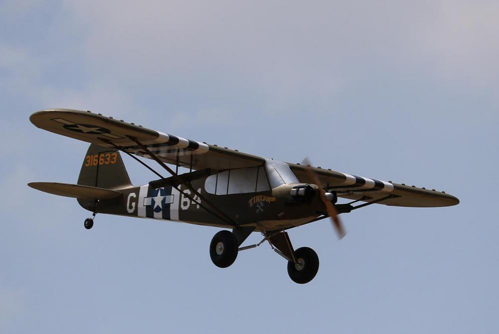 Click image for larger version

Name:	Runway_Dedication03.JPG
Views:	470
Size:	49.7 KB
ID:	91850