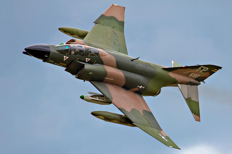 Click image for larger version  Name:	f-4-phantom-ii-bill-lindsay.jpg Views:	1 Size:	56.3 KB ID:	107065