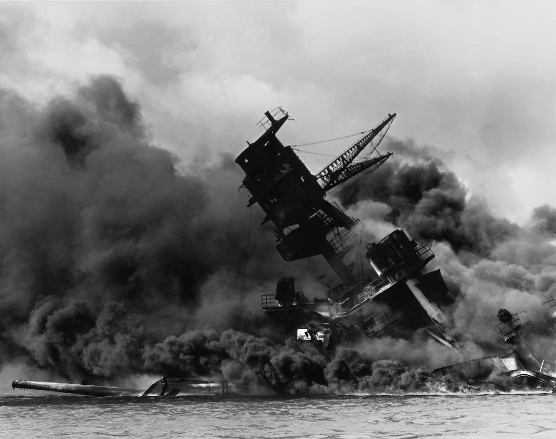 Click image for larger version

Name:	The_USS_Arizona_(BB-39)_burning_after_the_Japanese_attack_on_Pearl_Harbor_-_NARA_195617_-_Edit.jpg
Views:	165
Size:	92.3 KB
ID:	107635