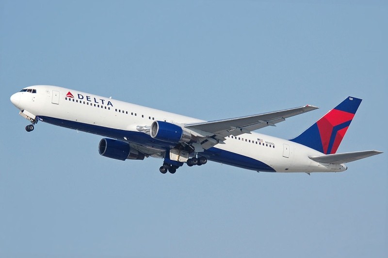 Click image for larger version Name:	1200px-Delta_Air_Lines_B767-332_RE.jpg Views:	1 Size:	44.7 KB ID:	108132