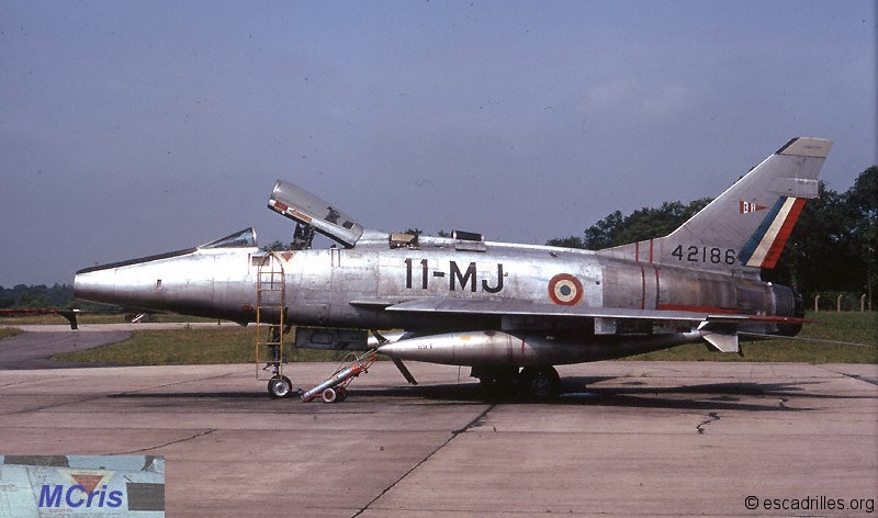Click image for larger version

Name:	F-100_French.jpg
Views:	173
Size:	85.4 KB
ID:	151387