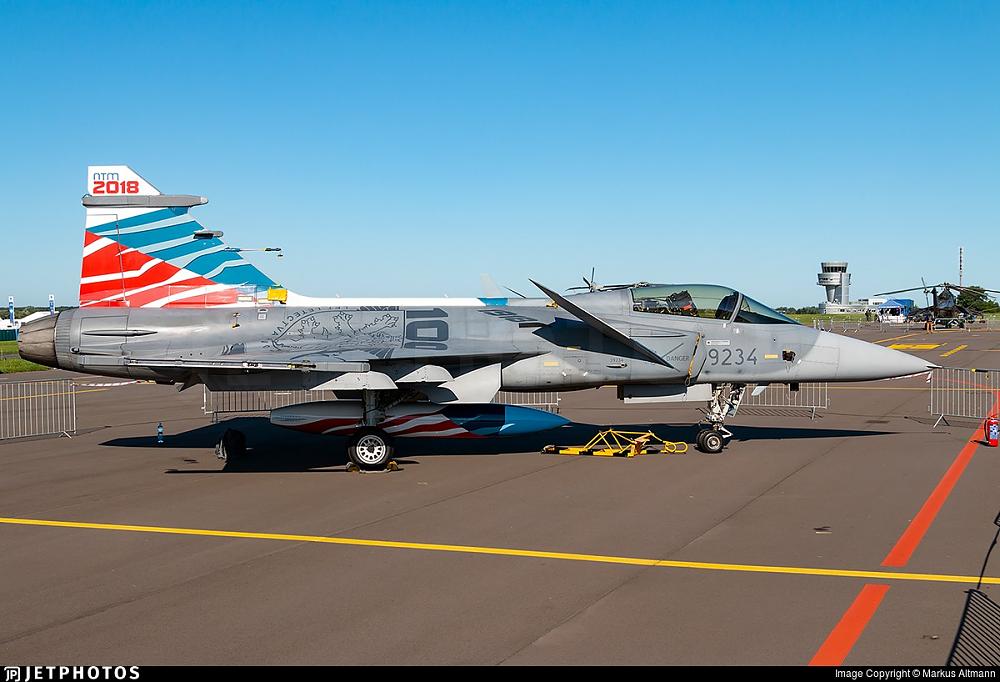 Click image for larger version

Name:	Deltas_07.jpg
Views:	600
Size:	177.8 KB
ID:	155406