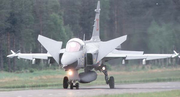 Click image for larger version

Name:	Saab Gripen 2.jpg
Views:	292
Size:	32.3 KB
ID:	155577