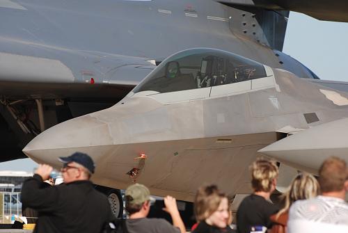 Click image for larger version

Name:	F-22.Raptor.014.jpg
Views:	4851
Size:	148.1 KB
ID:	161227