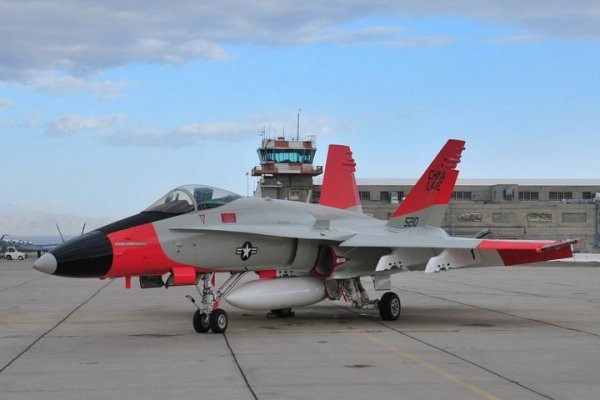 Click image for larger version

Name:	f-18_china_lake.jpg
Views:	490
Size:	37.6 KB
ID:	186903