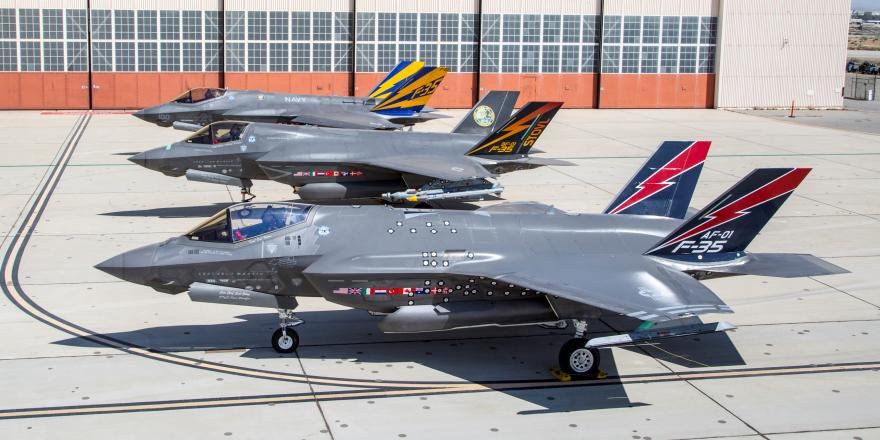 Click image for larger version Name:	F-35 Line Up.jpg Views:	0 Size:	103.9 KB ID:	196028