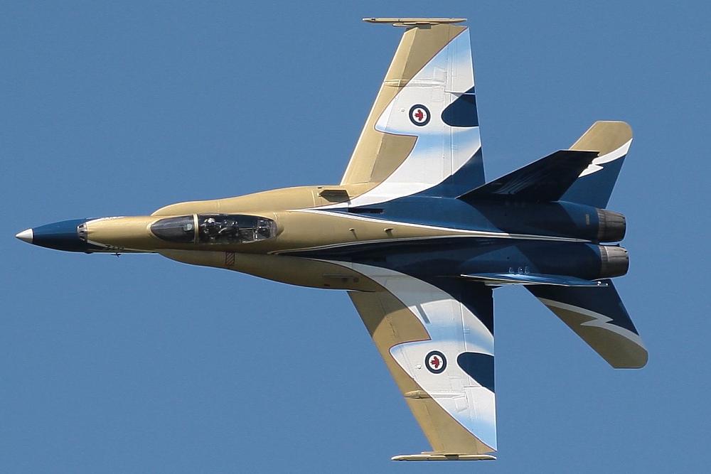 Click image for larger version

Name:	2009_CF-18_Demo_Hronet_Flypast_Gatineau.jpg
Views:	1141
Size:	164.2 KB
ID:	208025