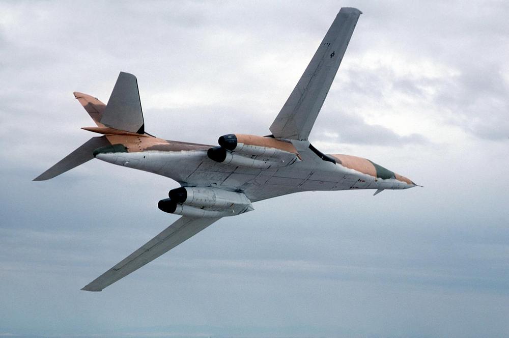 Click image for larger version  Name:	B-1A_underside_1982.jpg Views:	0 Size:	89.8 KB ID:	214692