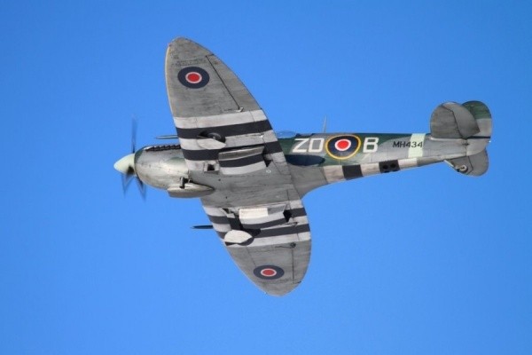 Click image for larger version

Name:	spitfire mkIX invasion stripes carf.jpg
Views:	1217
Size:	29.3 KB
ID:	235030