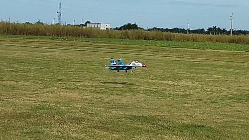 Click image for larger version

Name:	SU-30 landing.jpg
Views:	856
Size:	124.0 KB
ID:	242059