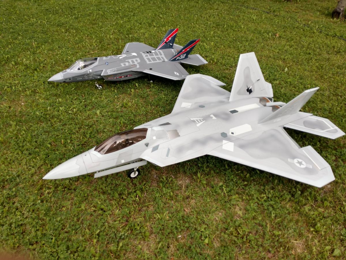 Click image for larger version  Name:	F22_F35 1.jpg Views:	0 Size:	202.7 KB ID:	258239