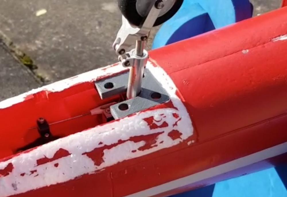 Click image for larger version

Name:	hawk_1.JPG
Views:	1281
Size:	115.5 KB
ID:	276815