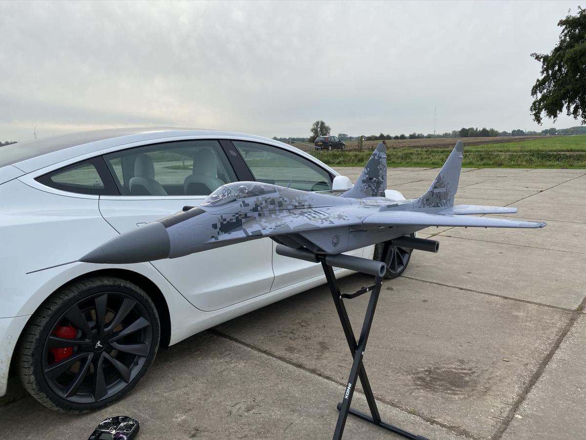 Click image for larger version

Name:	Mig on stand.jpeg
Views:	991
Size:	130.4 KB
ID:	281592