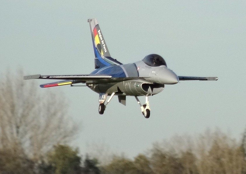 Click image for larger version  Name:	Freewing F-16 70mm.jpg Views:	0 Size:	81.1 KB ID:	302467