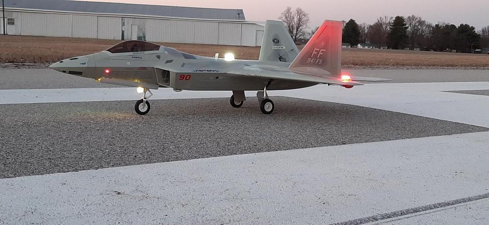 Click image for larger version

Name:	F-22-4.jpg
Views:	839
Size:	145.3 KB
ID:	302567