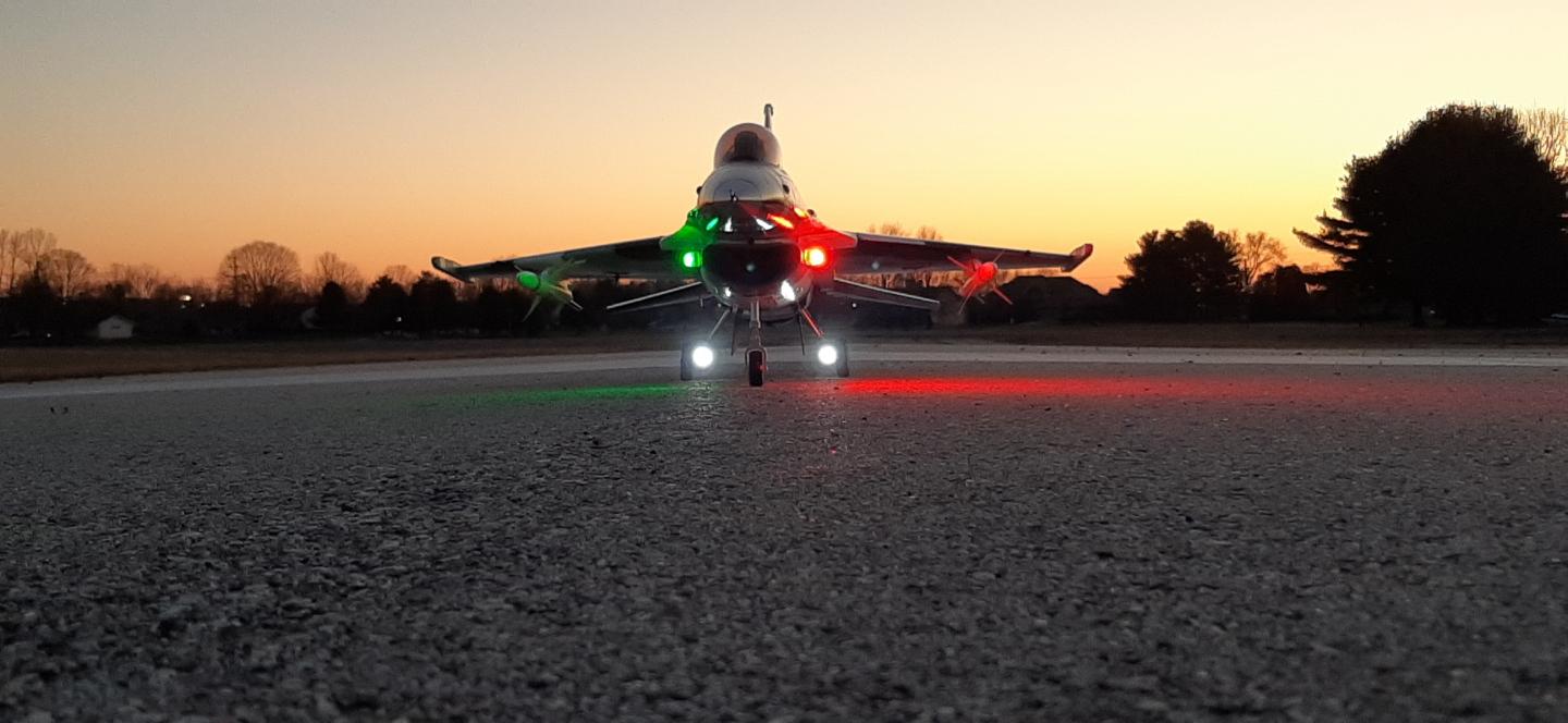 Click image for larger version

Name:	F-16-B.jpg
Views:	340
Size:	100.6 KB
ID:	305053