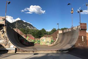 Click image for larger version

Name:	Skateboard-Obstacle-Halfpipe.jpg
Views:	623
Size:	124.4 KB
ID:	309247
