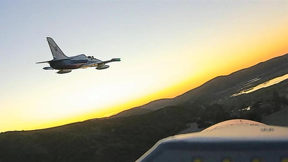 Click image for larger version

Name:	L-39 Sunset (2).jpg
Views:	973
Size:	57.5 KB
ID:	337548