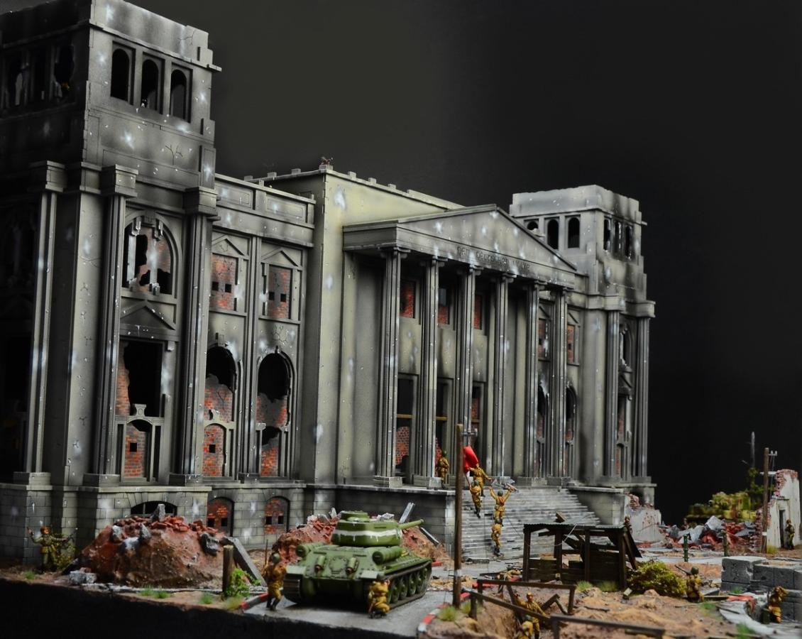 Click image for larger version

Name:	Reichstag Diorama.jpg
Views:	143
Size:	130.7 KB
ID:	340008