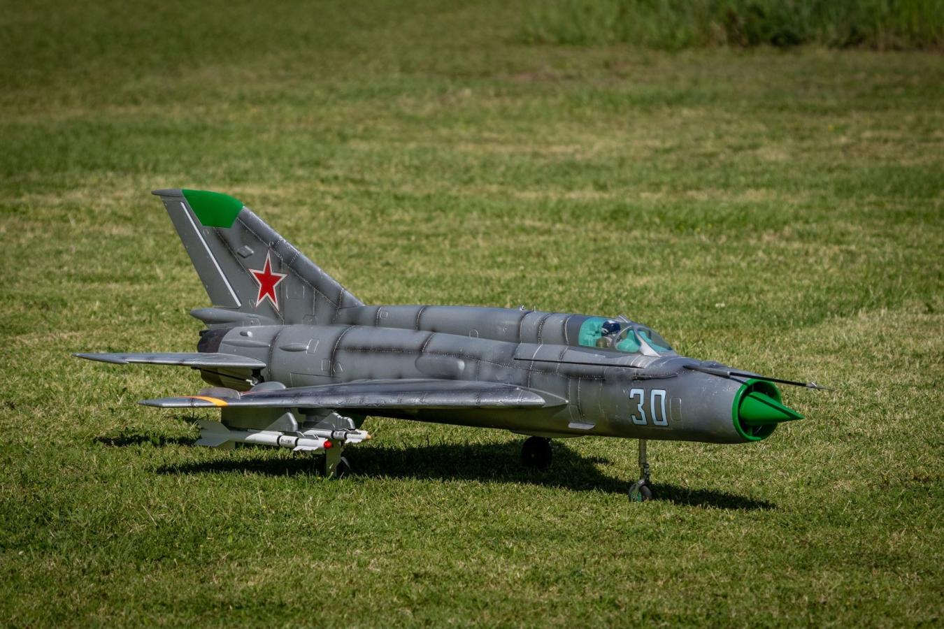 Click image for larger version

Name:	Mig 21 at 114th - 2.jpg
Views:	463
Size:	193.3 KB
ID:	344898