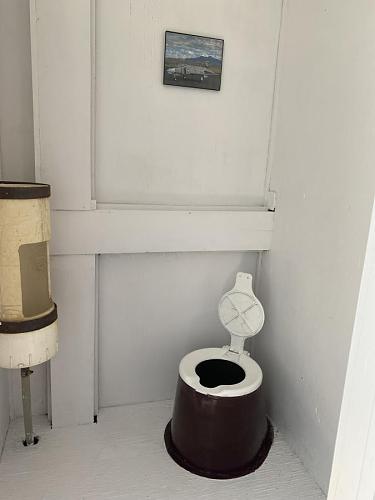 Click image for larger version

Name:	outhouse.jpg
Views:	430
Size:	37.1 KB
ID:	377418