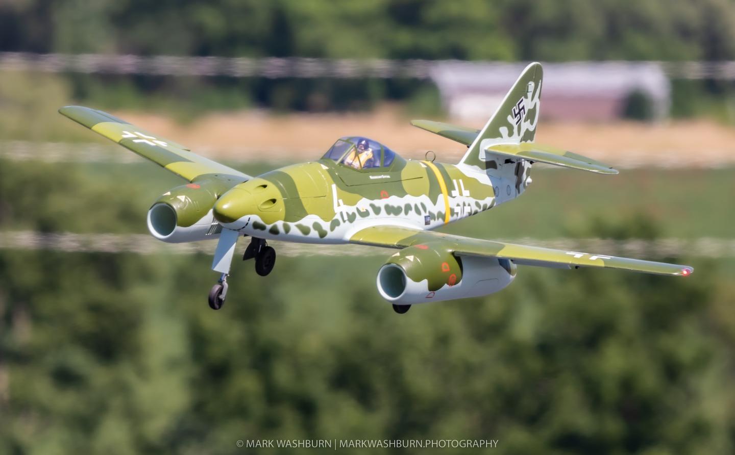 Click image for larger version

Name:	262 airshow.jpg
Views:	270
Size:	86.6 KB
ID:	383048