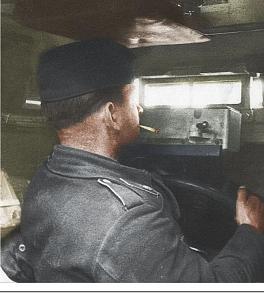 Click image for larger version

Name:	drivers-seat-in-a-tiger-i-tank-sicily-1943-v0-0qeryl65fbk91.jpg
Views:	294
Size:	132.4 KB
ID:	408985