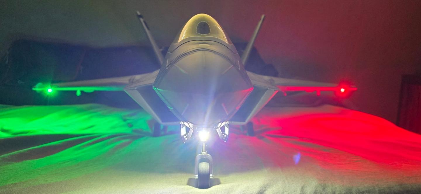 Click image for larger version  Name:	f22lites.jpg Views:	0 Size:	66.2 KB ID:	411690