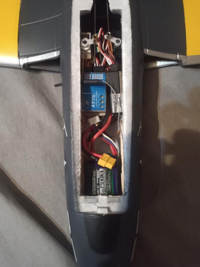 Click image for larger version  Name:	F9F gyro.jpg Views:	0 Size:	55.1 KB ID:	413555