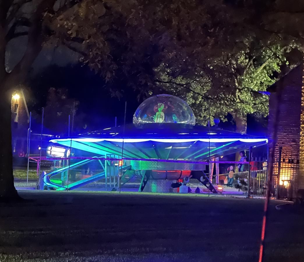 Click image for larger version  Name:	Halloween UFO Eastbourough KS.jpg Views:	3 Size:	129.1 KB ID:	439068