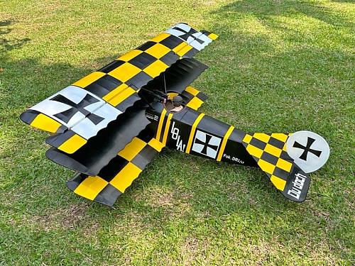 Click image for larger version

Name:	fokker-dr1-schwarz-gelb-1850mm.jpg
Views:	49
Size:	250.2 KB
ID:	447813