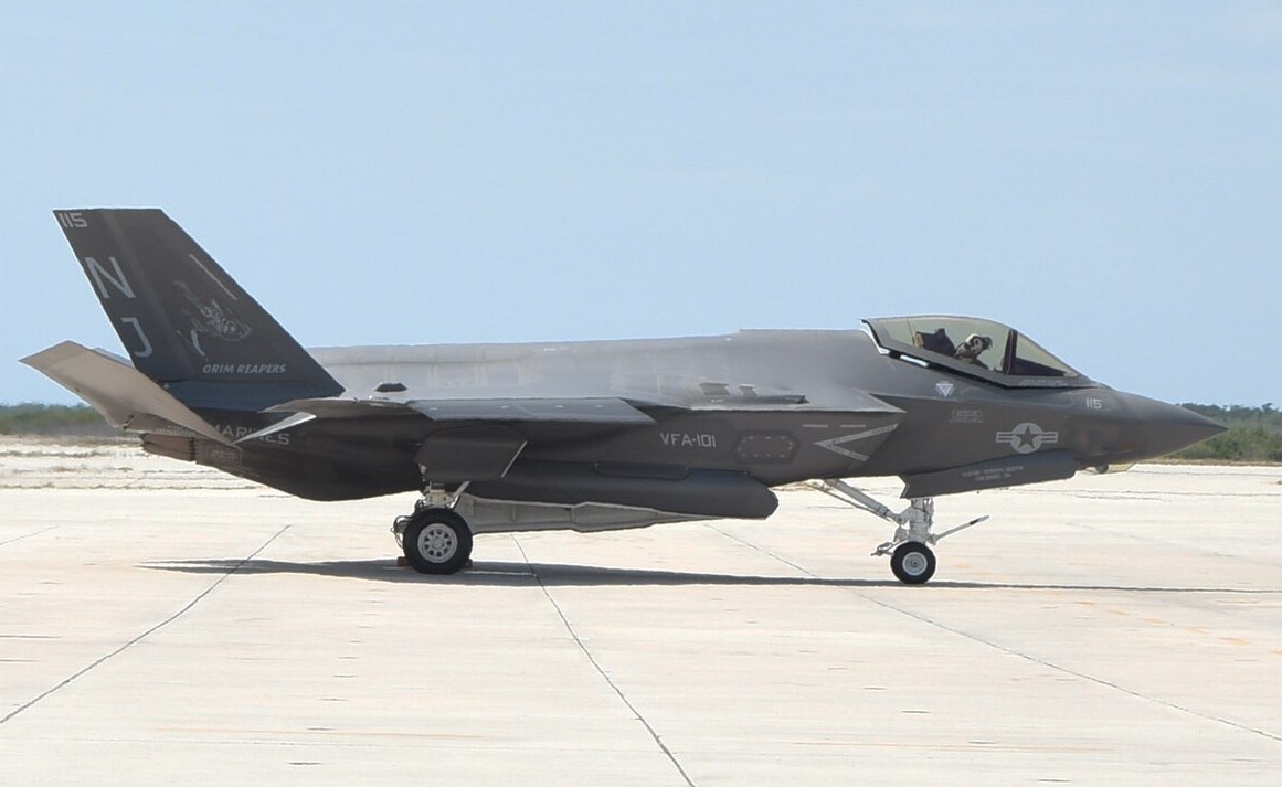 Click image for larger version

Name:	F-35C_Lightnings_of_VFA-101.jpg
Views:	18
Size:	105.5 KB
ID:	449532