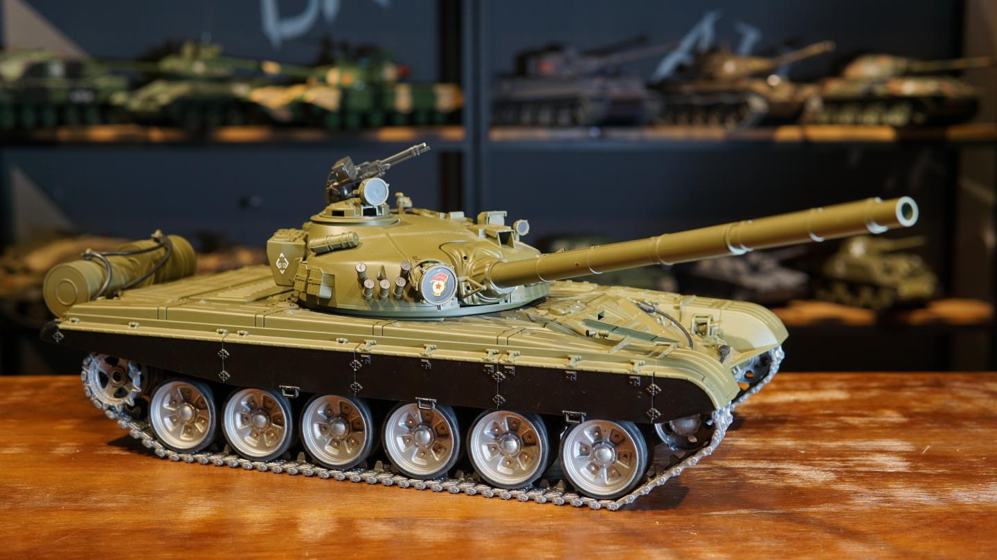 Heng Long RTR Model  T72 Main Battle Tank 6.0 Version 1/16 2019 Latest ! 